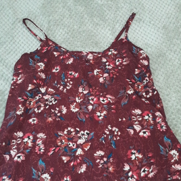 Hollister Tops - Hollister flowy tanktop